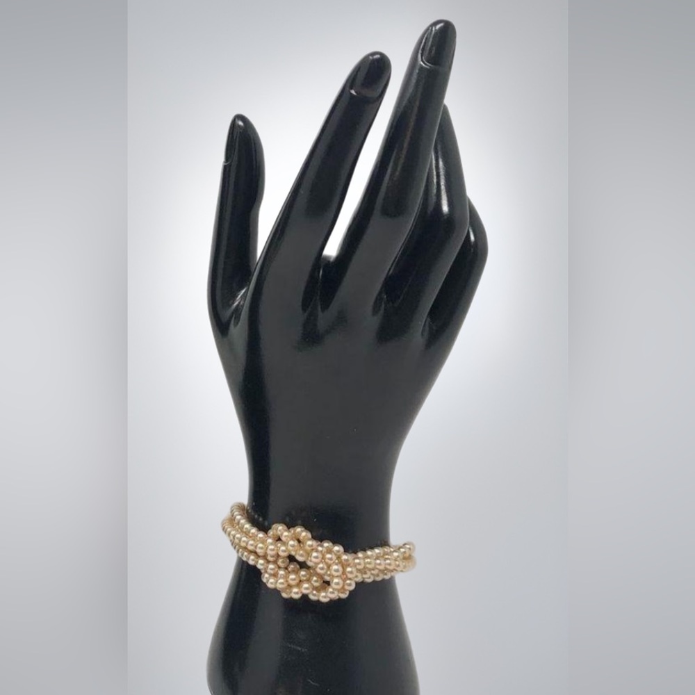 Kiel James Patrick Jacqueline Bouvier Bracelet.